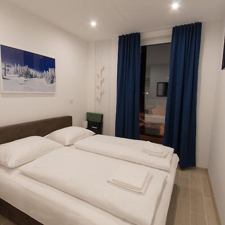 Apartmani Mont 1 亚霍里纳 外观 照片