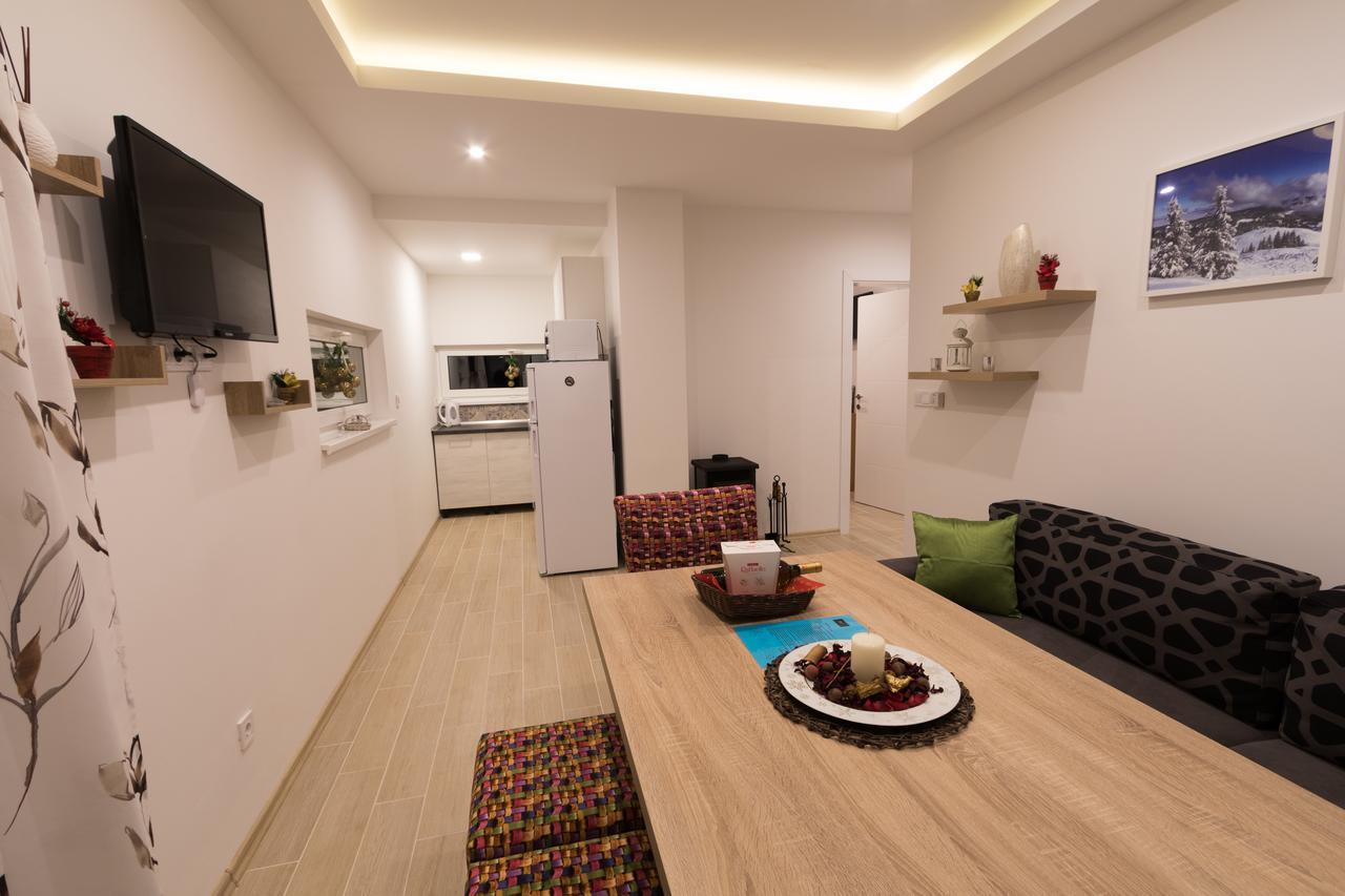 Apartmani Mont 1 亚霍里纳 外观 照片