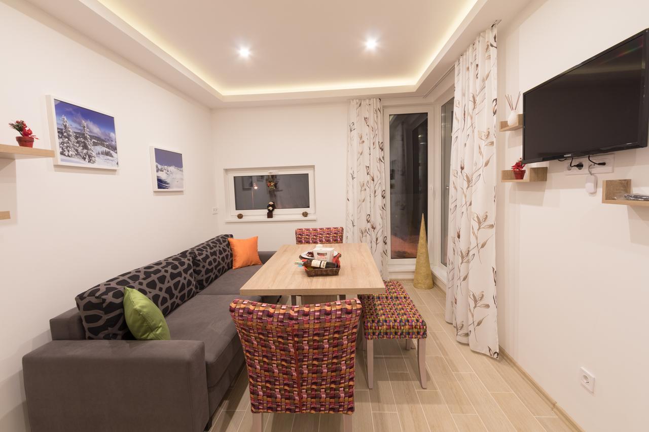 Apartmani Mont 1 亚霍里纳 外观 照片
