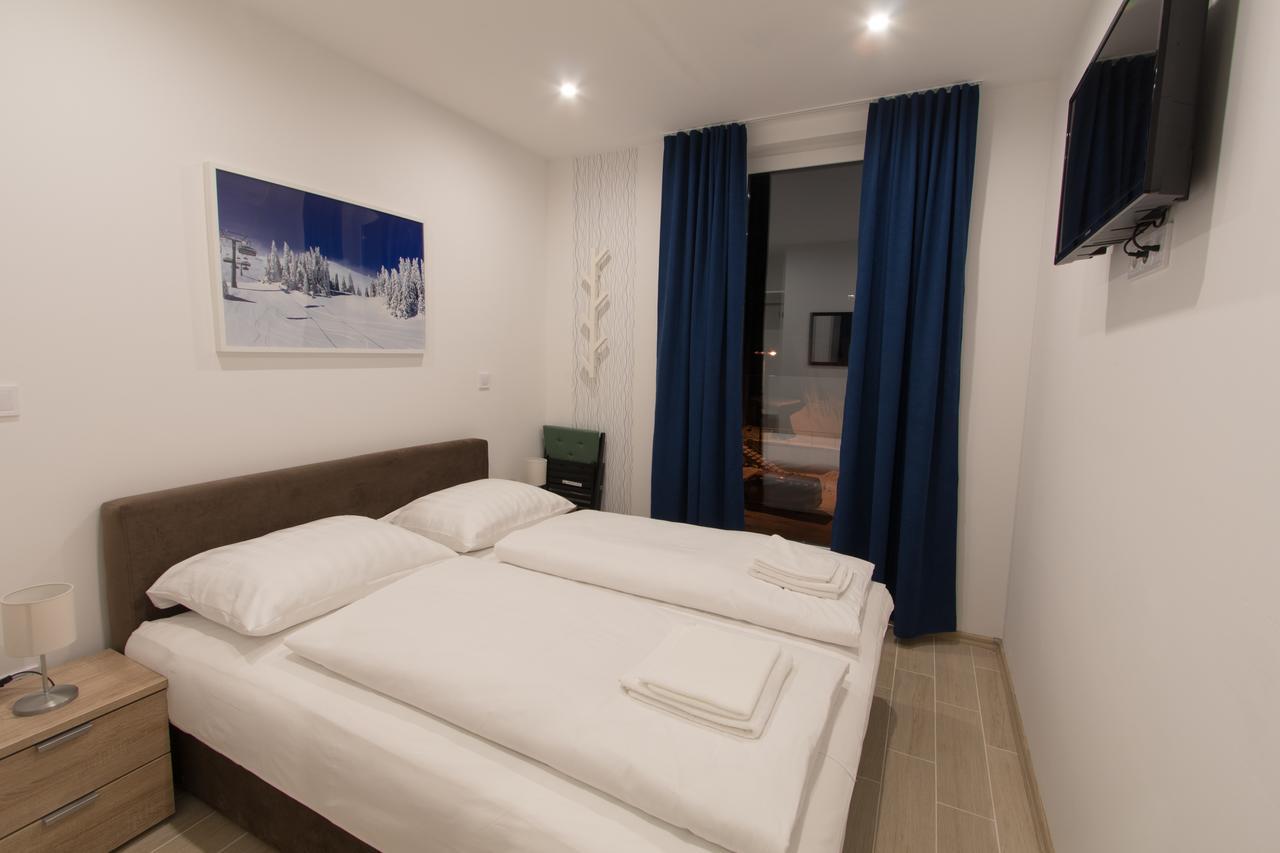 Apartmani Mont 1 亚霍里纳 外观 照片
